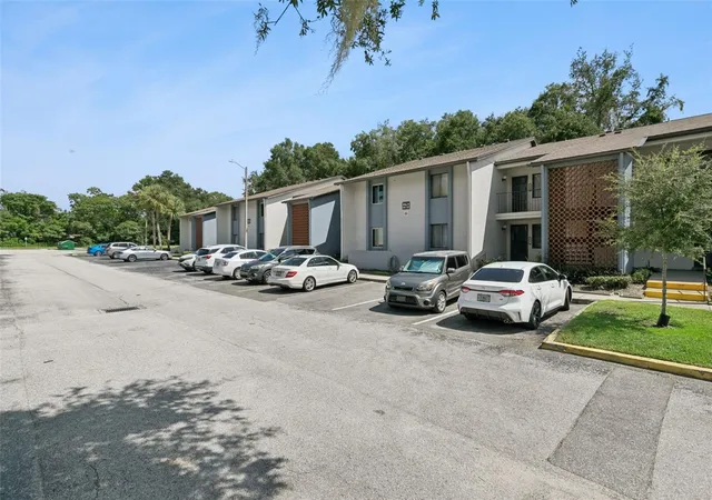 Listing Photo 2 - Condo for sale in building located at 16 Escondido Cir, ALTAMONTE SPRINGS, FL 32701 - Unit #221