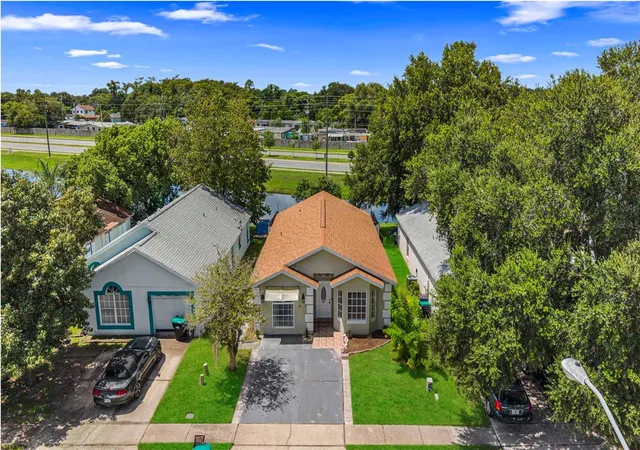 Photo 2 of Single family home for sale at 1218 Shoshanna Dr, Orlando, FL 32825 | MLS# O6437805 | Listing updated on 2026-09-07