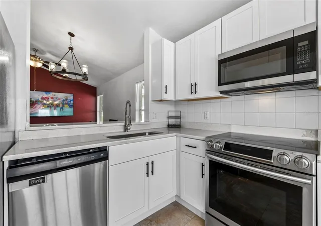 Photo 4 of Single family home for sale at 1218 Shoshanna Dr, Orlando, FL 32825 | MLS# O6437805 | Listing updated on 2026-09-07