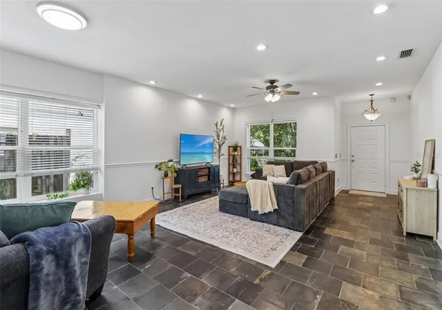 Photo 4 of Single family home for sale at 1892 White Ave, Orlando, FL 32806 | MLS# O6437808 | Listing updated on 2026-09-15
