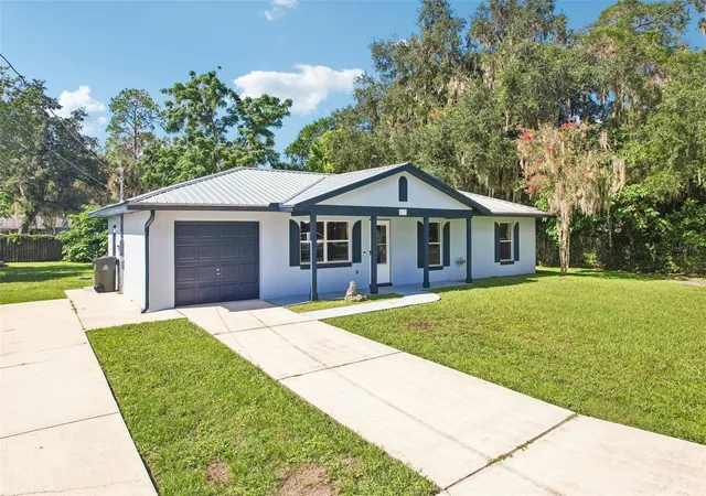 Photo 2 of Single family home for sale at 417 W Hunt Ave, Bushnell, FL 33513 | MLS# G5117198 | Listing updated on 2026-09-24