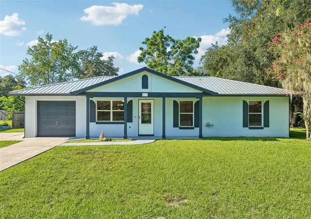 Photo 3 of Single family home for sale at 417 W Hunt Ave, Bushnell, FL 33513 | MLS# G5117198 | Listing updated on 2026-09-24
