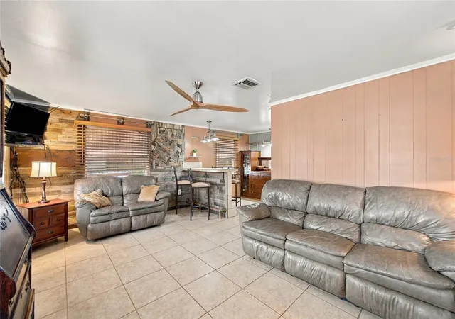 Photo 2 of Single family home for sale at 10 Lychee Dr, Winter Haven, FL 33881 | MLS# TB8543998 | Listing updated on 2026-10-08