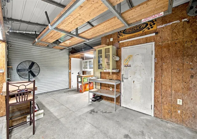 Photo 4 of Single family home for sale at 10 Lychee Dr, Winter Haven, FL 33881 | MLS# TB8543998 | Listing updated on 2026-10-08