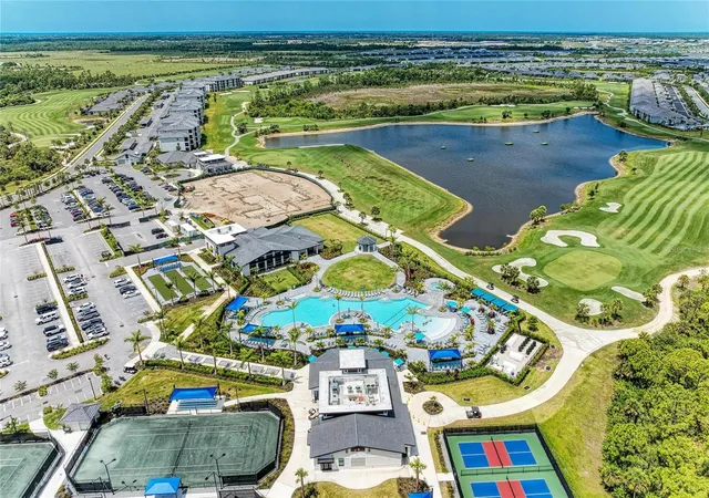 Listing Photo 2 - Condo for sale in building located at 12180 Wellen Golf St, VENICE, FL 34293 - Unit #306