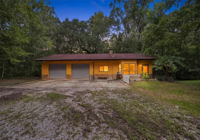Photo 1 of Single family home for sale at 16205 Perimeter Dr, Brooksville, FL 34614 | MLS# W7889065 | Listing updated on 2026-09-01