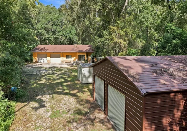Photo 3 of Single family home for sale at 16205 Perimeter Dr, Brooksville, FL 34614 | MLS# W7889065 | Listing updated on 2026-09-01