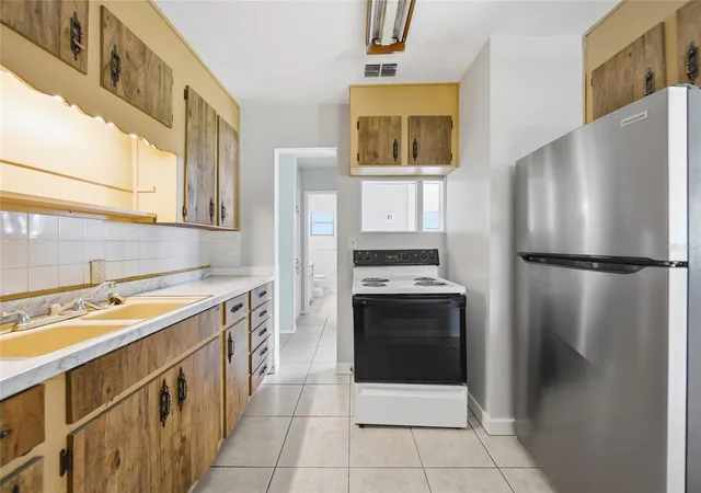 Photo 3 of Single family home for sale at 1550 36th Street Nw, Winter Haven, FL 33881 | MLS# TB8544010 | Listing updated on 2026-09-15