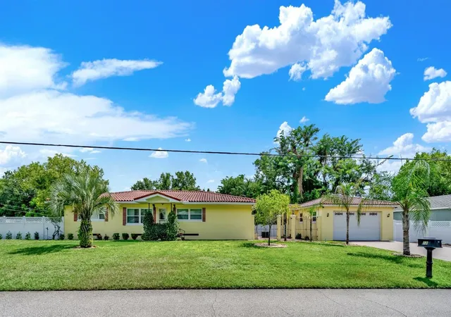 Photo 3 of Single family home for sale at 123 Sunrise Blvd, Debary, FL 32713 | MLS# V4951024 | Listing updated on 2026-09-16
