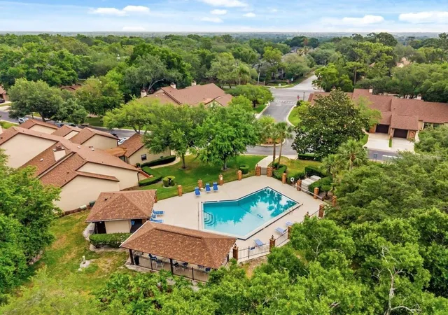 Listing Photo 2 - Condo for sale in building located at 150 Golf Clb Dr, LONGWOOD, FL 32779 - Unit #150