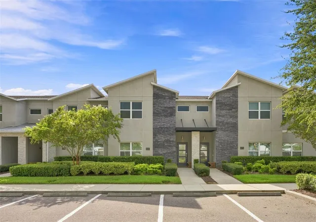 Photo 1 of Townhouse for sale at 880 Pebble Beach Dr, Davenport, FL 33896 | MLS# O6437836 | Listing updated on 2026-09-01