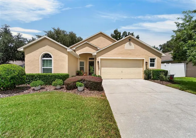Photo 1 of Sale Pending at 3132 Beaver Pond Trl, Valrico, FL 33596 | MLS# TB8544029 | Listing updated on 2026-09-03