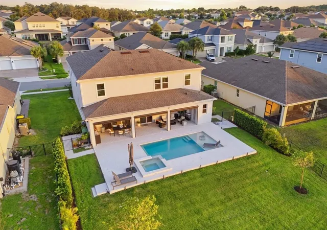 Photo 2 of Sale Pending at 3387 Buoy Cir, Winter Garden, FL 34787 | MLS# O6437848 | Listing updated on 2026-10-05