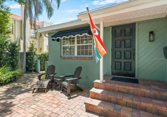 Photo 4 of Single family home for sale at 3528 Foster Hl Dr N, Saint Petersburg, FL 33704 | MLS# TB8544042 | Listing updated on 2026-10-21