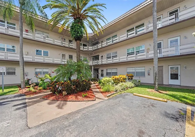 1st image of 5530 80th Street N #C101, Saint Petersburg, FL 33709 | MLS# TB8544043