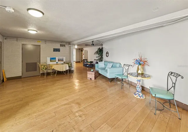 2nd image of 5530 80Th St N, Saint Petersburg, FL 33709