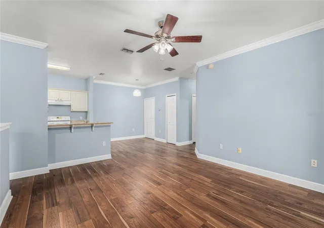 Listing Photo 4 - Condo for sale in building located at 1315 Eastern Pecan Pl, Winter Garden, FL 34787 - Unit #202