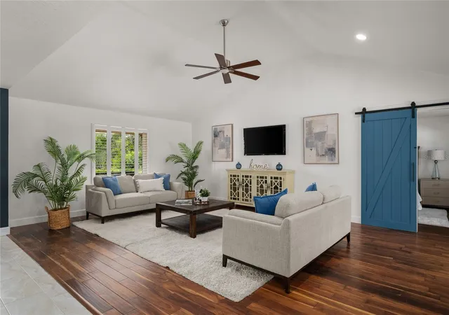 Photo 3 of Single family home for sale at 812 Woodside Rd, Maitland, FL 32751 | MLS# O6437858 | Listing updated on 2026-09-18