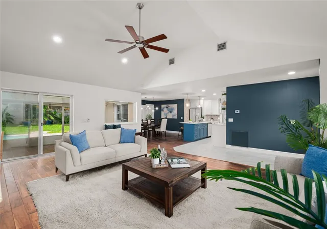 Photo 3 of Single family home for sale at 812 Woodside Rd, Maitland, FL 32751 | MLS# O6437858 | Listing updated on 2026-09-18
