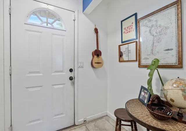 Photo 3 of Townhouse for sale at 903 Byron Ln, Sarasota, FL 34243 | MLS# A4704581 | Listing updated on 2026-09-01