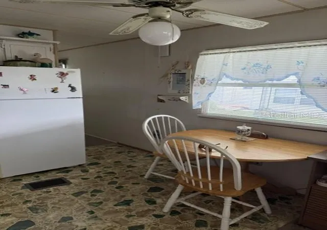 Photo 4 of Manufactured home for sale at 39507 Rockford Ave, Zephyrhills, FL 33542 | MLS# TB8544058 | Listing updated on 2026-09-02
