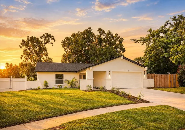 Photo 1 of Single family home for sale at 607 Willow Ct, Brandon, FL 33510 | MLS# TB8544065 | Listing updated on 2026-10-20