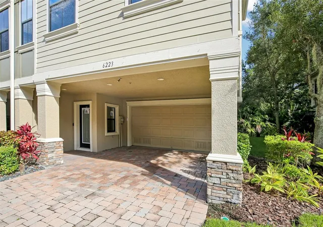 Photo 2 of Townhouse for sale at 6223 Anhinga Pl, Tampa, FL 33615 | MLS# L4964700 | Listing updated on 2026-09-23