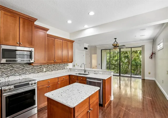 Photo 3 of Townhouse for sale at 6223 Anhinga Pl, Tampa, FL 33615 | MLS# L4964700 | Listing updated on 2026-09-23