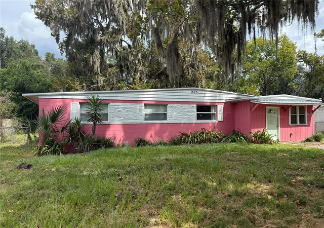 Photo 1 of Single family home for sale at 1608 Se 39th Place, Gainesville, FL 32641 | MLS# GC543139 | Listing updated on 2026-10-09