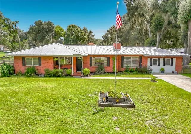 Photo 1 of Single family home for sale at 1644 W Socrum Loop Rd, Lakeland, FL 33810 | MLS# L4964701 | Listing updated on 2026-09-13