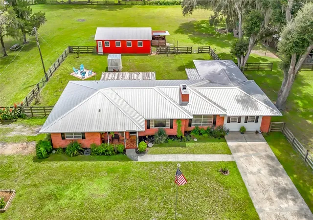 Photo 2 of Single family home for sale at 1644 W Socrum Loop Rd, Lakeland, FL 33810 | MLS# L4964701 | Listing updated on 2026-09-13