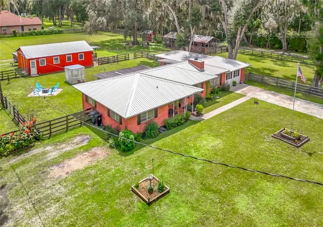 Photo 3 of Single family home for sale at 1644 W Socrum Loop Rd, Lakeland, FL 33810 | MLS# L4964701 | Listing updated on 2026-09-13
