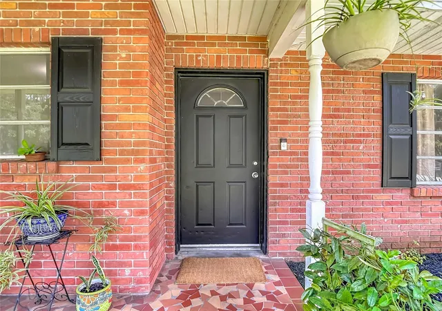 Photo 4 of Single family home for sale at 1644 W Socrum Loop Rd, Lakeland, FL 33810 | MLS# L4964701 | Listing updated on 2026-09-13