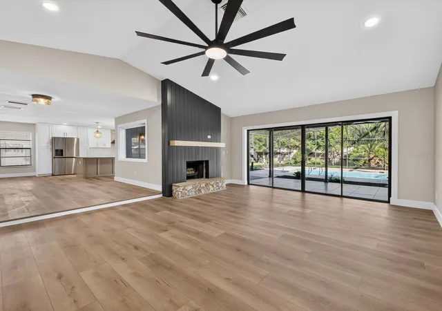 Photo 3 of Single family home for sale at 2183 Bent Oak Dr, Apopka, FL 32712 | MLS# O6437885 | Listing updated on 2026-09-23