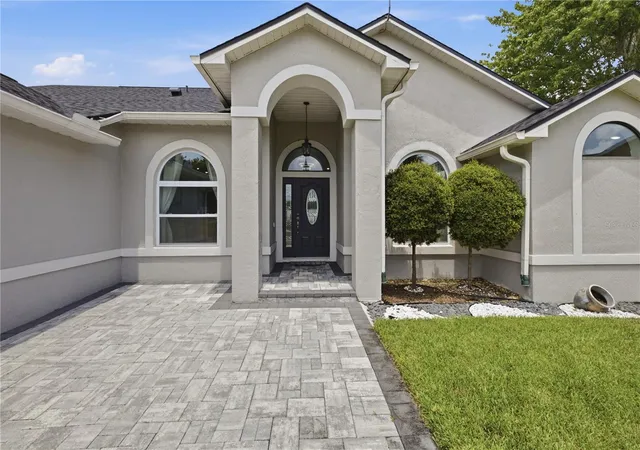 Photo 3 of Single family home for sale at 672 Cranebrook Ct, Oviedo, FL 32766 | MLS# O6437888 | Listing updated on 2026-09-16