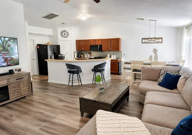 Photo 3 of House for sale at 9645 Rolling Cir, San Antonio, FL 33576 | MLS# A4704590 | Listing updated on 2026-09-04