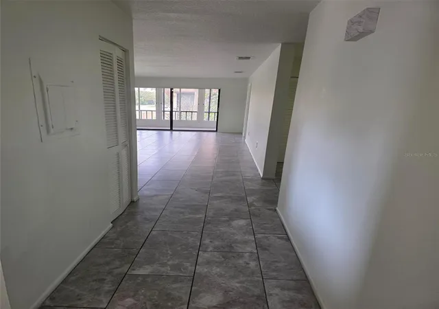 Listing Photo 5 - Condo for sale in building located at 7219 Cloister Dr, SARASOTA, FL 34231 - Unit #202