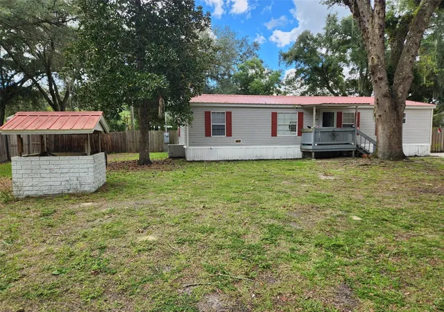 Photo 3 of Manufactured home for sale at 169 Ne 166 Court, Silver Springs, FL 34488 | MLS# OM731406 | Listing updated on 2026-09-19