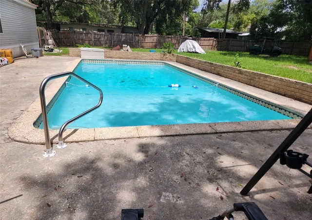 Photo 3 of Manufactured home for sale at 169 NE 166 Court, Silver Springs, FL 34488 | MLS# OM731406 | Listing updated on 2026-09-19