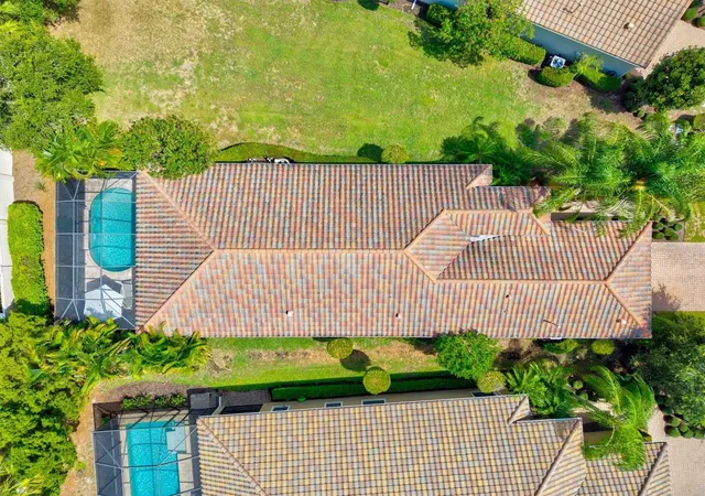 Photo 2 of Single family home for sale at 7118 Westhill Ct, Lakewood Ranch, FL 34202 | MLS# A4704596 | Listing updated on 2026-09-06