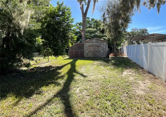 Photo 4 of Single family home for sale at 5032 Flamingo Ln, Dade City, FL 33523 | MLS# TB8544092 | Listing updated on 2026-09-01