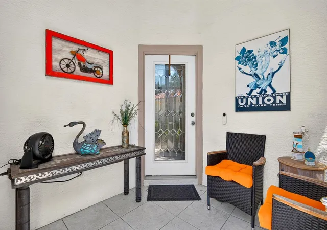 Photo 2 of House for sale at 7124 Melrose Pl, Bradenton, FL 34203 | MLS# A4704598 | Listing updated on 2026-09-21