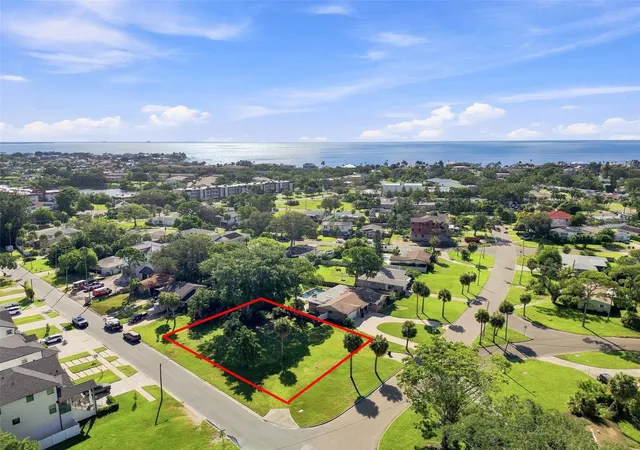 Photo 1 of Land for sale at 4647 Venetian Blvd Ne, Saint Petersburg, FL 33703 | MLS# TB8544095 | Listing updated on 2026-09-05