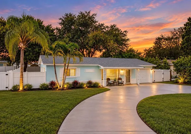 Photo 2 of Single family home for sale at 4460 33rd Avenue N, Saint Petersburg, FL 33713 | MLS# TB8544096 | Listing updated on 2026-10-04