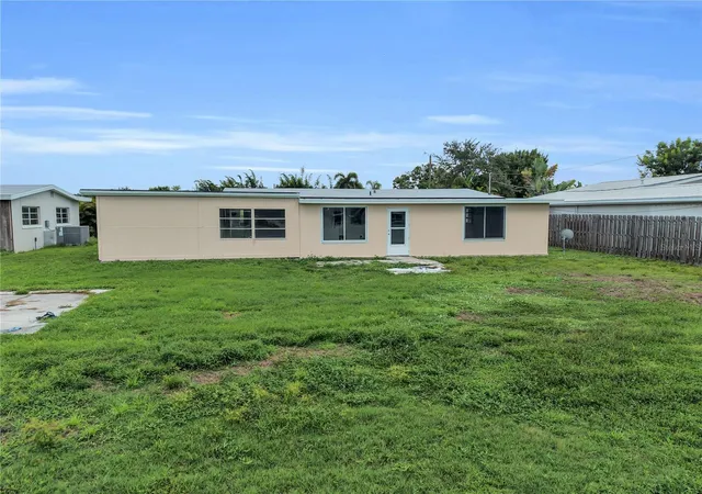 Photo 3 of Single family home for sale at 214 W Grace St, Punta Gorda, FL 33950 | MLS# C7530183 | Listing updated on 2026-10-05