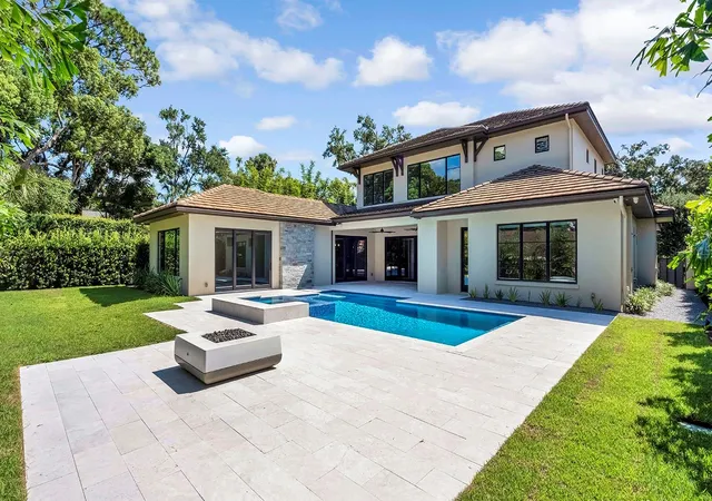 Photo 3 of Single family home for sale at 901 Golfview Ter, Winter Park, FL 32789 | MLS# O6437917 | Listing updated on 2026-09-18