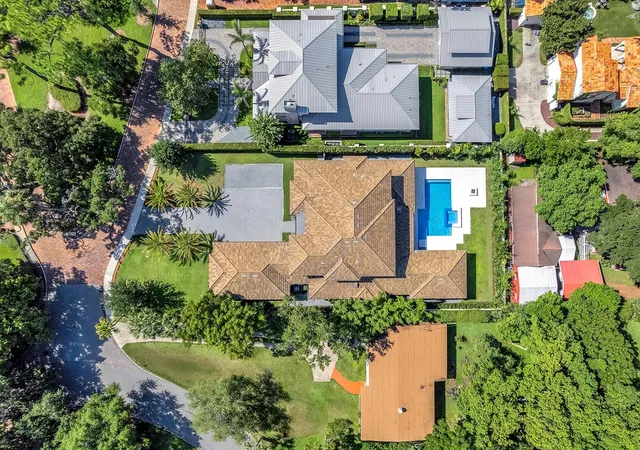 Photo 4 of Single family home for sale at 901 Golfview Ter, Winter Park, FL 32789 | MLS# O6437917 | Listing updated on 2026-09-18