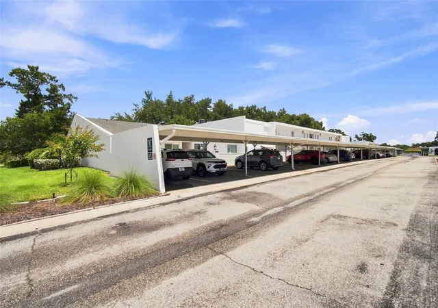 4th image of 1655 S Highland Ave #B110, Clearwater, FL 33756 | MLS# TB8544115
