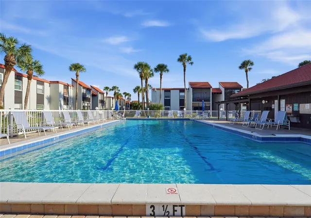 Listing Photo 3 - Condo for sale in building located at 3267 Beneva Rd, Sarasota, FL 34232 - Unit #203