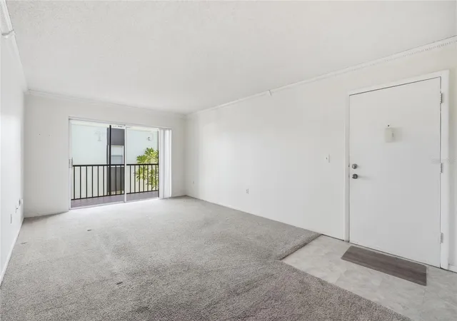 Listing Photo 4 - Condo for sale in building located at 3267 Beneva Rd, Sarasota, FL 34232 - Unit #203